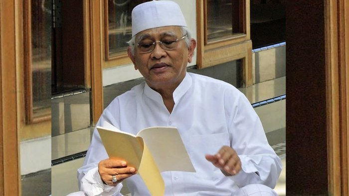 KH Ahmad Mustofa Bisri 