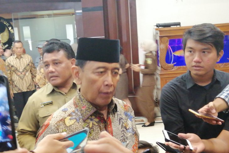 Menteri Koordinator bidang Politik, Hukum dan Keamanan (Menko Polhukam), Wiranto saat memberikan keterangan pers di Kemenko Polhukam, Jakarta, Kamis (13 Juni 2019. (Foto: Antara/Syaiful Hakim)