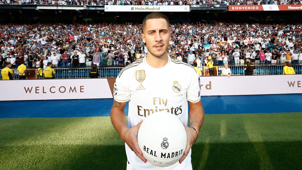 Hazard belum memiliki nomor punggung di Madrid. (Foto: Twitter/@realmadrid)