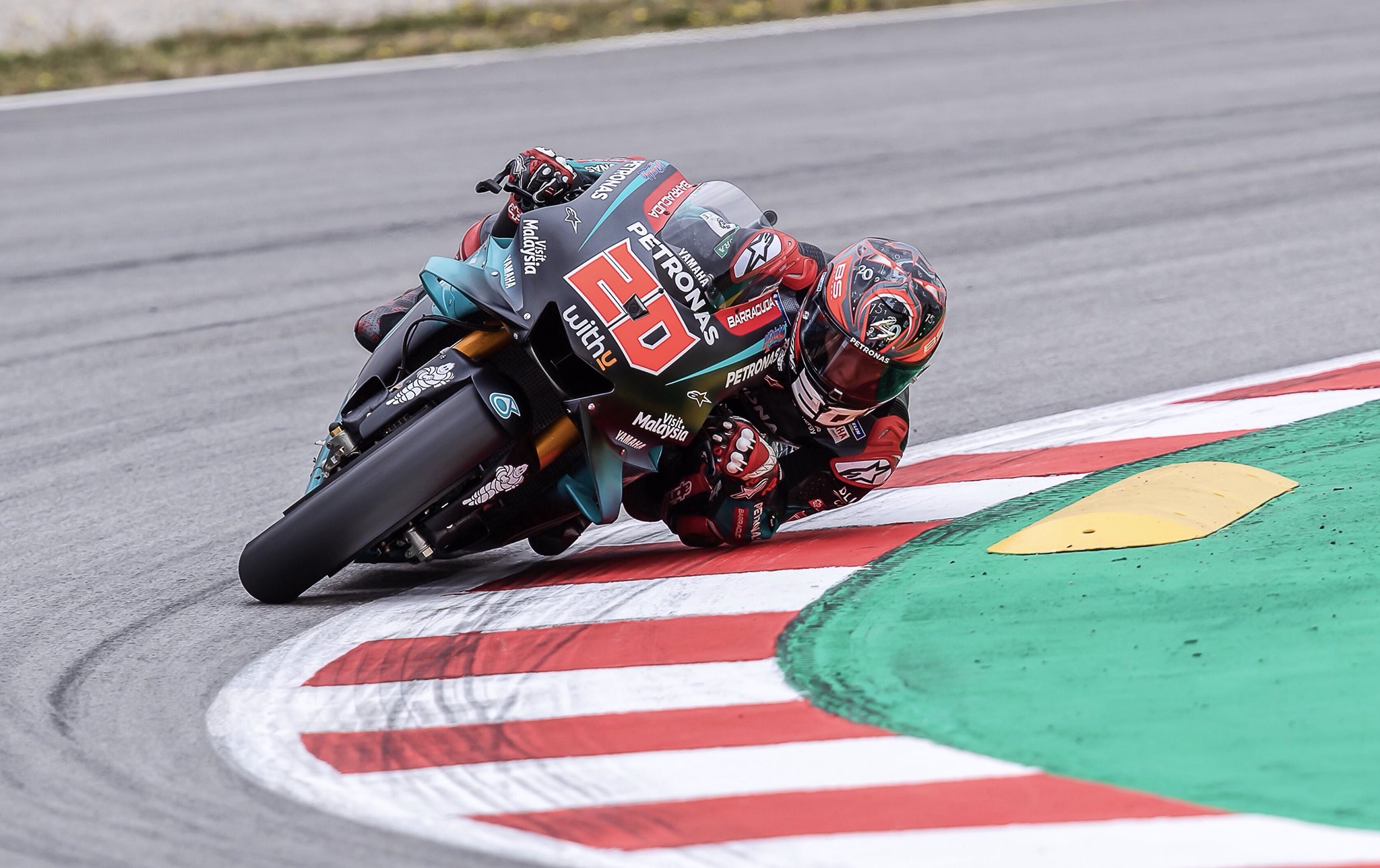 Fabio Quartararo buktikan potensi besarnya di FP2 MotoGP Catalunya. (Foto: Twitter/@FabioQ20)