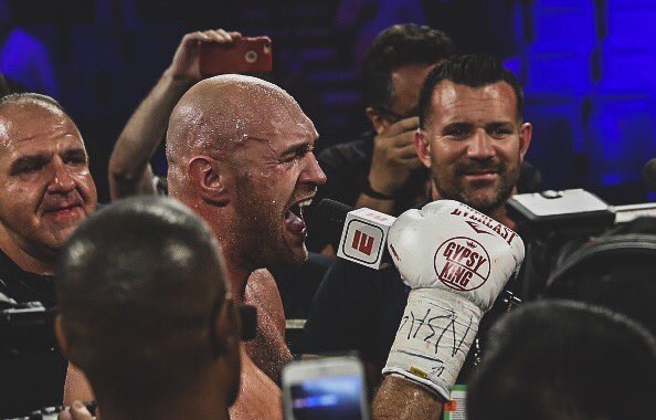 Tyson Fury vs Tom Schwarz. (Foto: Twitter/@Tyson_Fury)