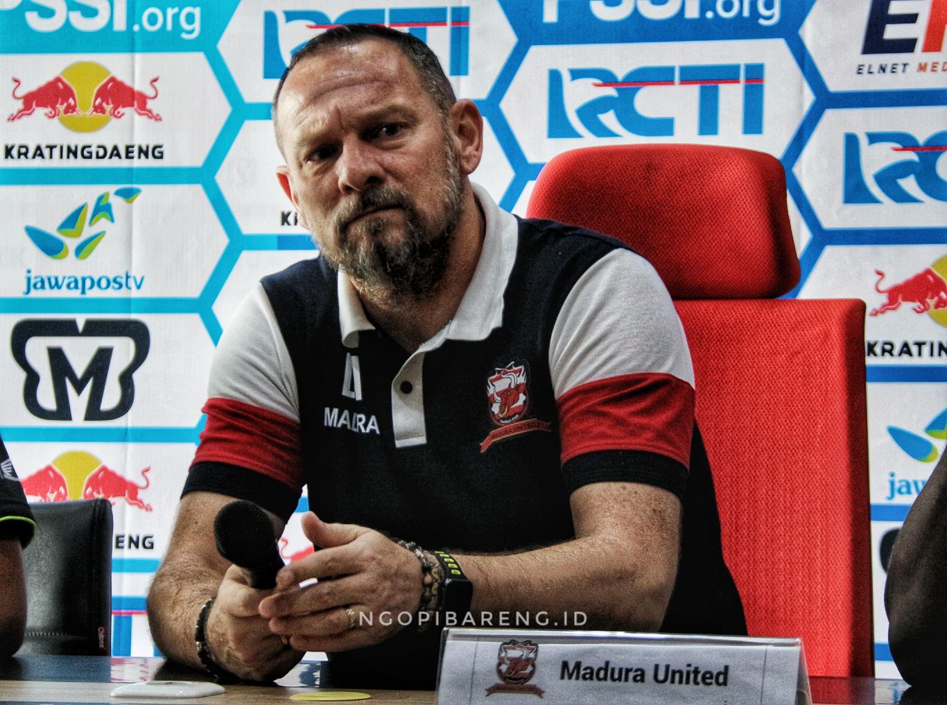 Pelatih Madura United, Dejan Antonic. (Foto: Haris/ngopibareng.id)