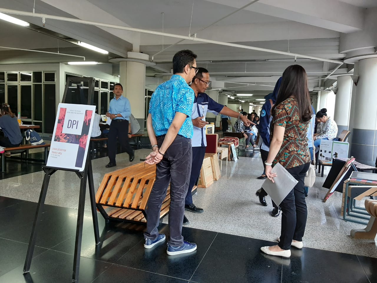 Suasana pameran 'Interior Design For Creative Community' di Gedung P UK Petra Surabaya. Rabu, 19 Juni 2019. (Foto: istimewa)  