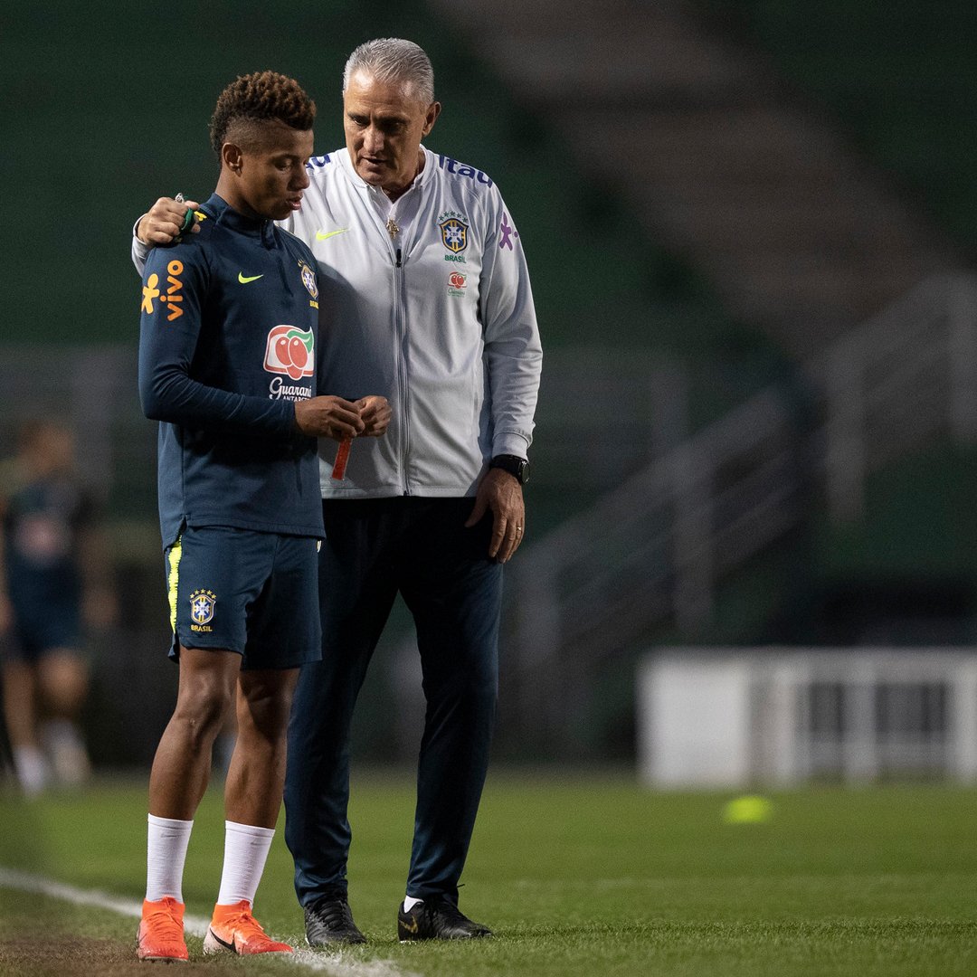 Tite diminta mundur jika gagal juara di Copa America 2019. (Foto: Twitter/@CBF-Futebol)