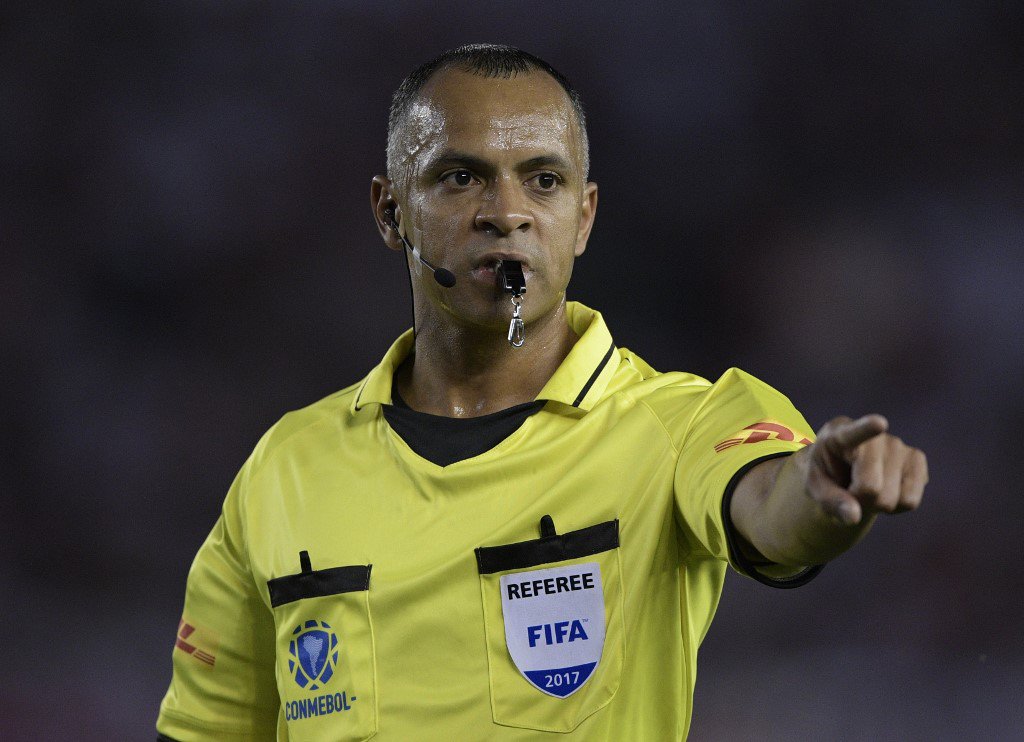 Wasit di Copa America kerap menggunakan VAR untuk sebelum membuat keputusan di lapangan. (Foto: Twitter/@CopaAmerica)