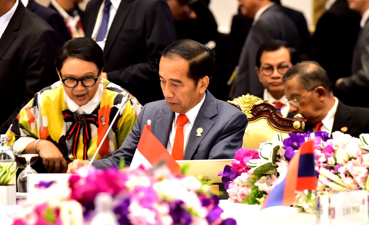 Presiden Jokowi saat menghadiri Pertemuan Pemimpin ASEAN dengan ASEAN Business Advisory Council (ASEAN-BAC) di Hotel Athenee Bangkok, Sabtu sore, 22 Juni 2019 ( foto: Biro Pers Setpres)