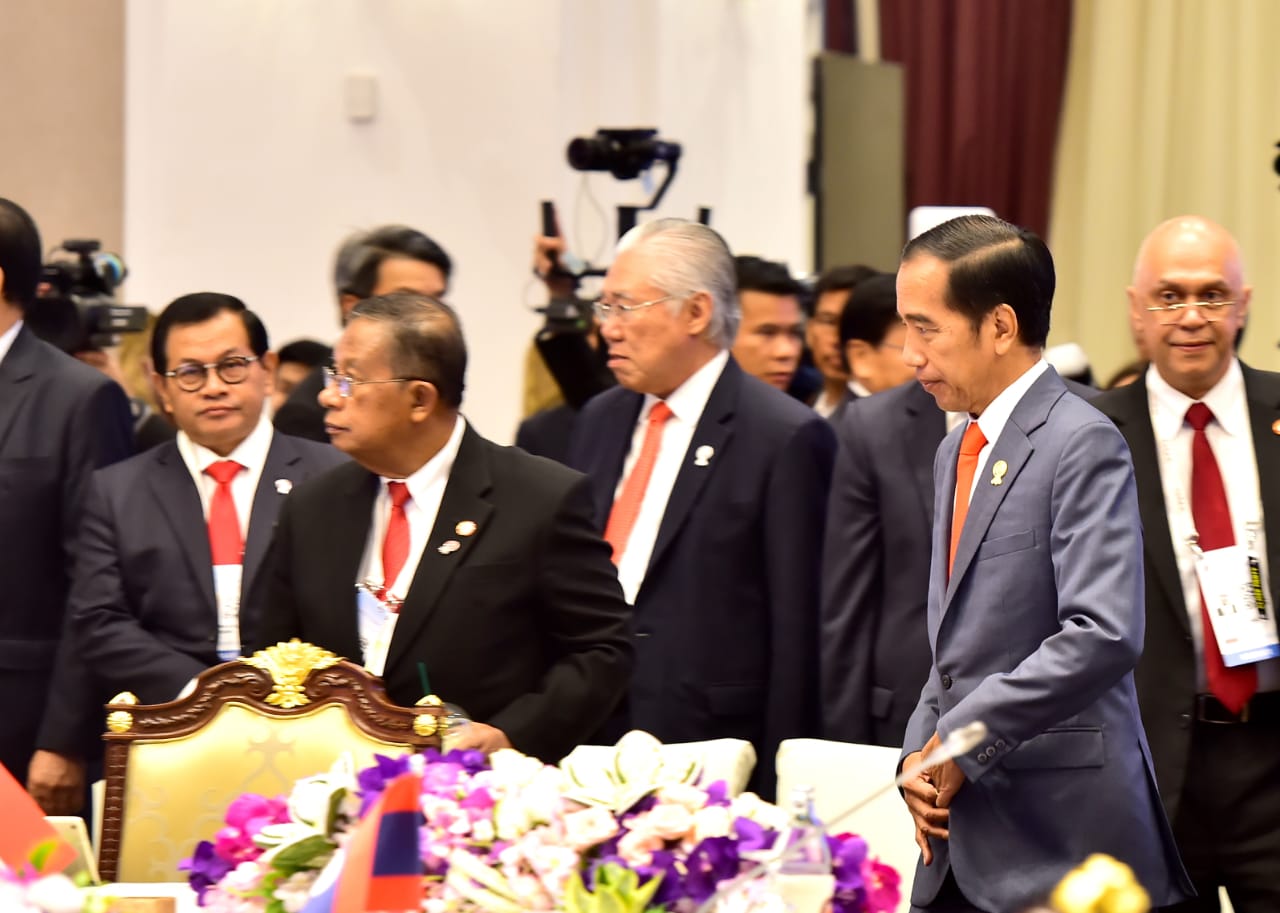 Presiden Jokowi saat menghadiri Pertemuan Pemimpin ASEAN dengan ASEAN Business Advisory Council (ASEAN-BAC) di Hotel Athenee Bangkok, Sabtu sore, 22 Juni 2019 ( foto: Biro Pers Setpres)