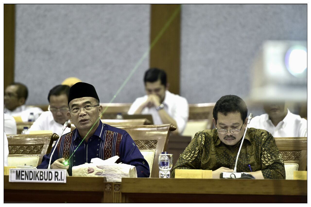 Ilustrasi Menteri Pendidikan dan Kebudayaan (Mendikbud) Muhadjir Effendy, rapat dengan Komisi X DPR RI. (Foto: .kemdikbud.go.id)