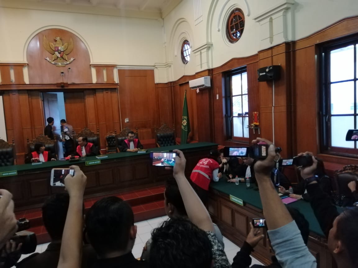 Sidang putusan Vanessa di PN Surabaya, Rabu, 26 Juni 2019. (Farid/ngopibareng.id) 