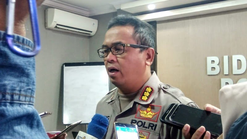 Kabid Humas Polda Jatim Kombes Pol Frans Barung Mangera. (Foto: Farid/ngopibareng.id) 