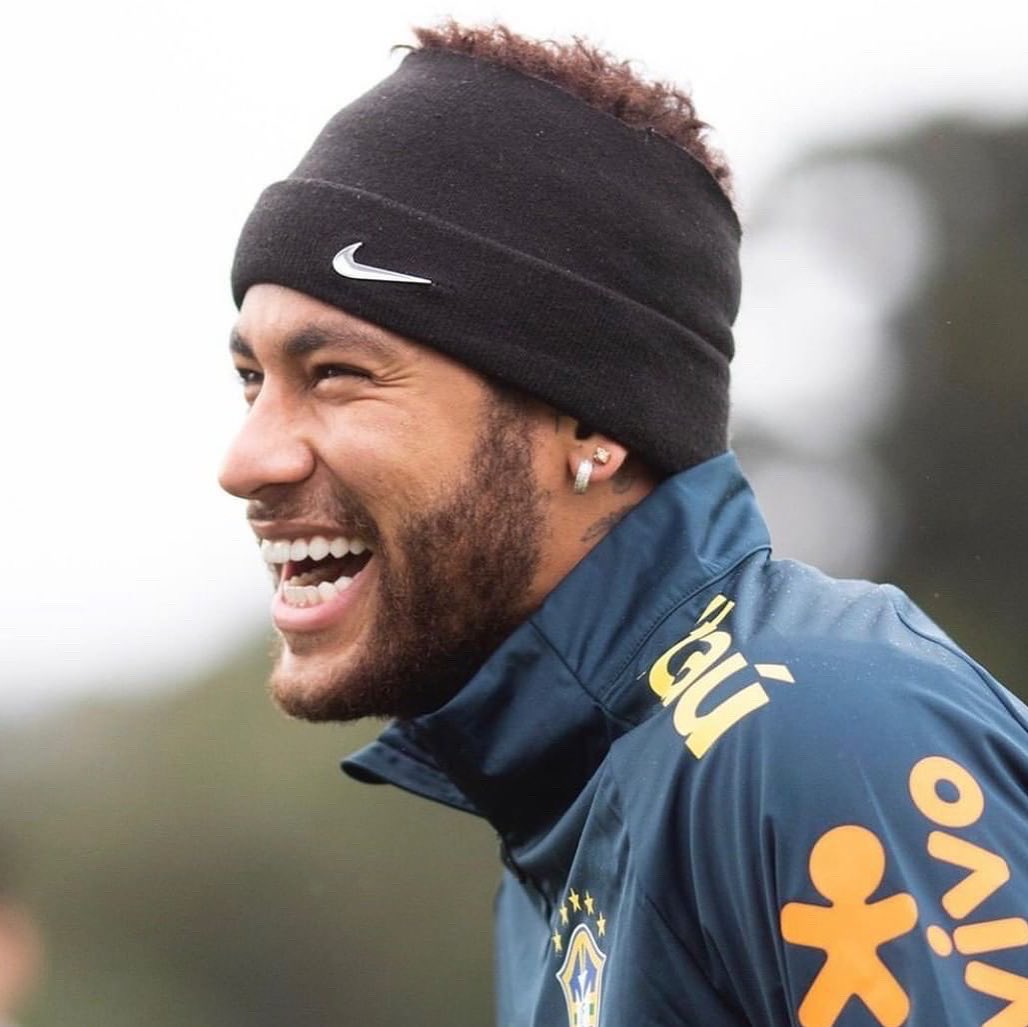 Kepergian Neynar dari Barcelona ke PSG menyisakan sakit hati pada petinggi Barcelona. (Foto: Twitter/@neymarjr)