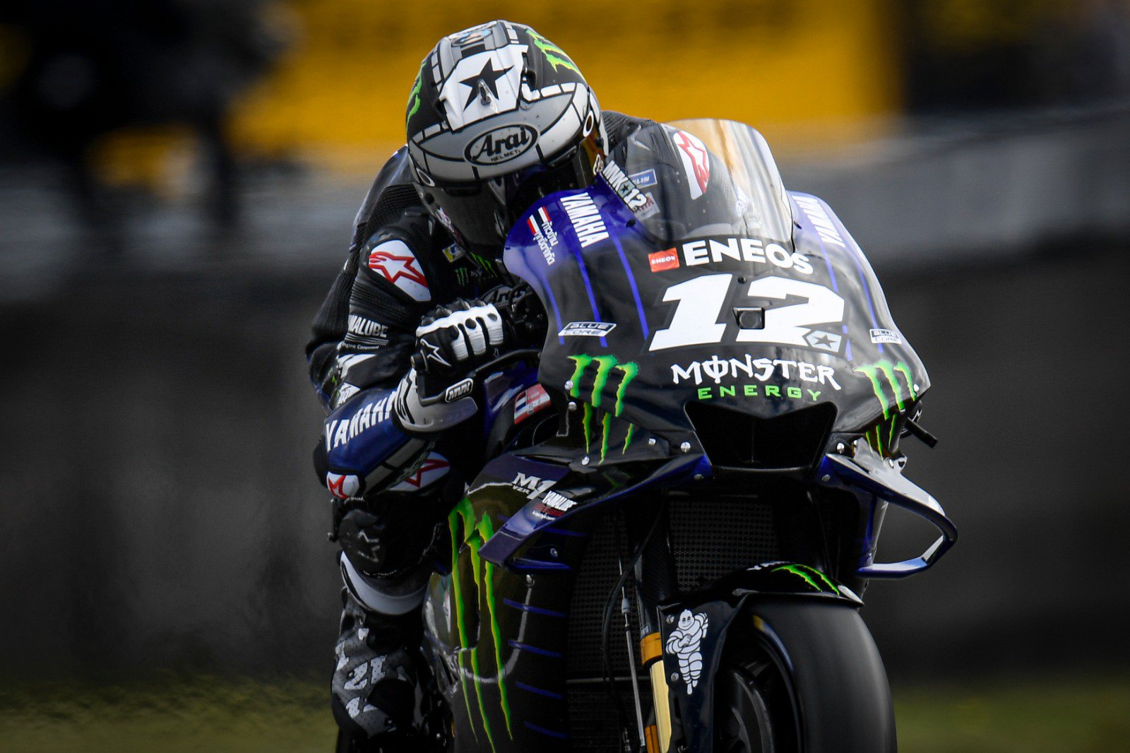 Maverick Vinales akhirnya meraih kemenangan perdana di MotoGP 2019 setelah menang di MotoGP Assen Belanda, Minggu 30 Juni 2019. (Foto: Twitter/@mvkoficial12)