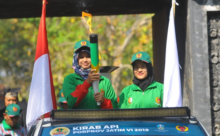 Kirab Api Porprov Jatim 2019. (Foto: KONI Jatim)