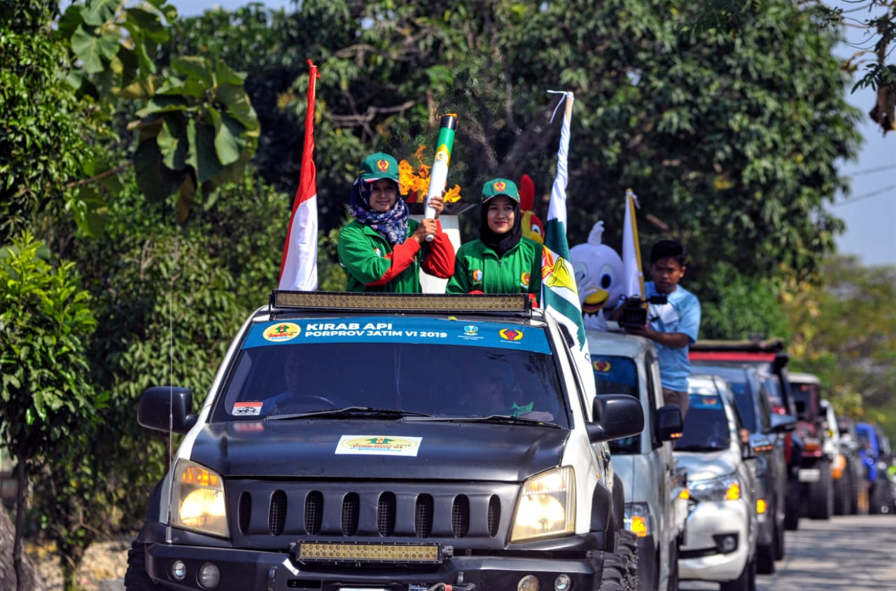 Esok hari, kirab dilanjutkan menuju pendopo Kabupaten Tuban. (Foto: Erfan Hazransyah)