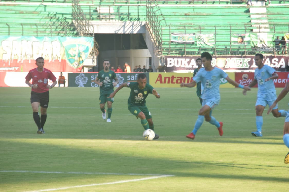 Persela vs Persebaya. (foto: Haris/ngopibareng.id)