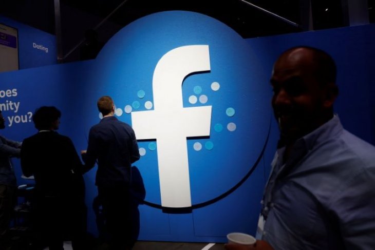 Facebook Logo (Reuters/Stephen Lam)