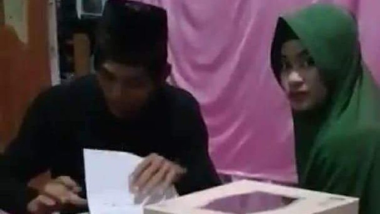 Prosesi pernikahan Ansar dengan adik kandungnya sendiri. (Foto: istimewa)