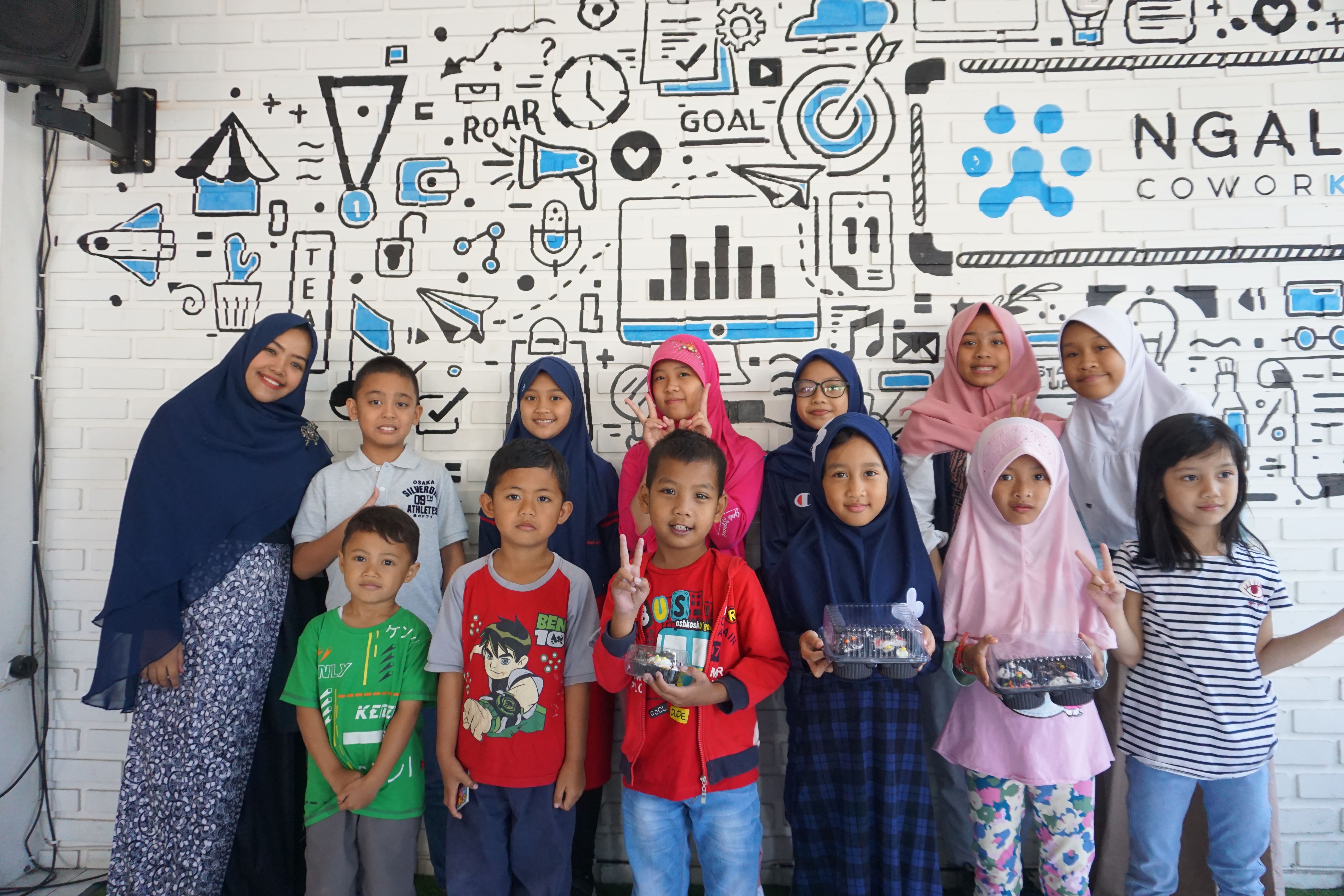 Anak-anak di Ngalup Co-Working Space, Malang. (Foto: Theo/ngopibareng.id) 