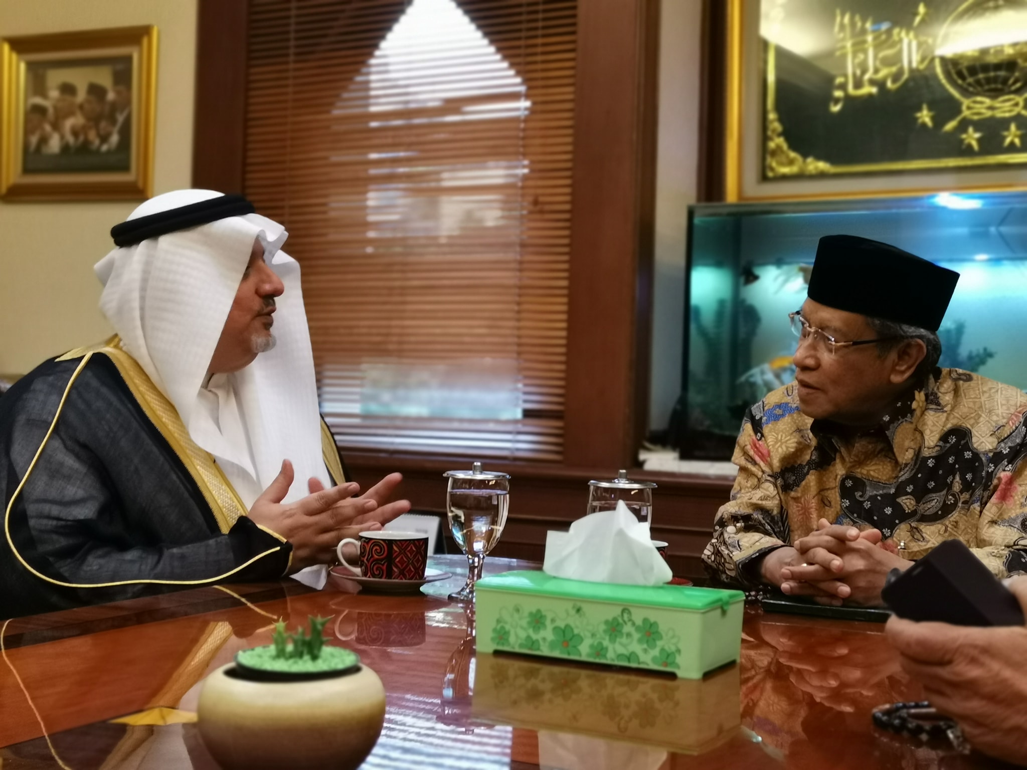 Duta Besar Arab Saudi untuk Indonesia Esam A. Abid Althagafi bersama Ketua Pengurus Besar Nahdlatul Ulama (PBNU) KH Said Aqil Siroj di Jakarta. (Foto: nu for ngopibareng.id)
