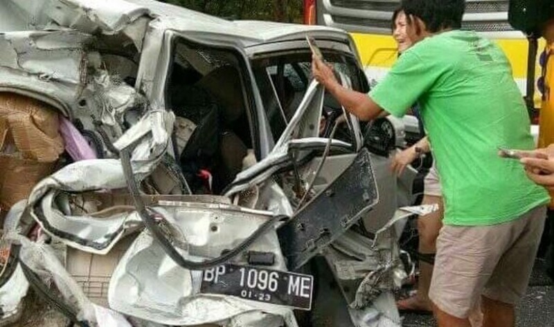 Mobil korban kecelakaan beruntun Hutan Baluran Situbondo. (Foto: dok/polri)