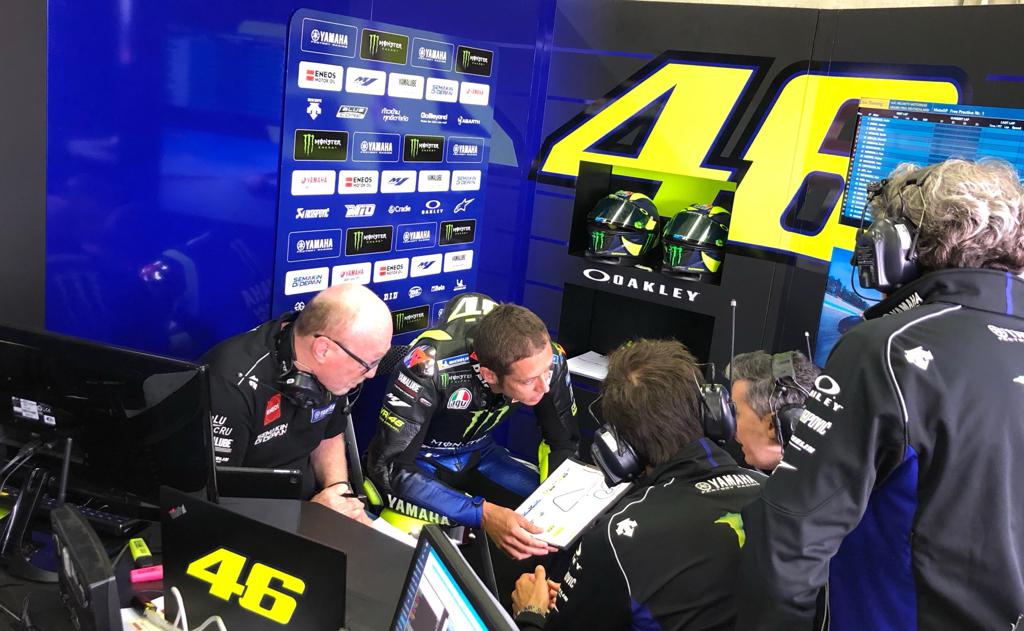 Valentino Rossi merasa motornya lebih lambat di Mugello dan Assen. (Foto: Twitter/@ValeYellow46)