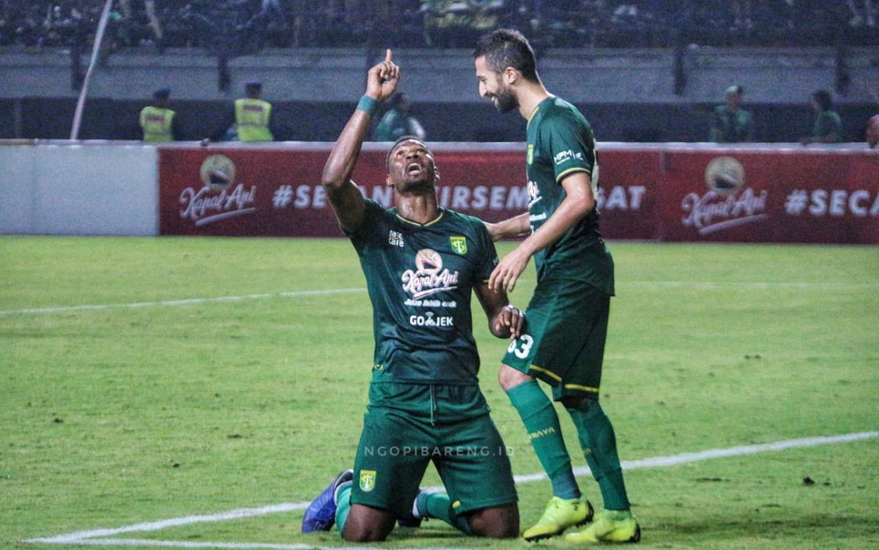 Striker Persebaya Amido Balde tampil percaya diri. (Foto: Haris/ngopibareng.id)