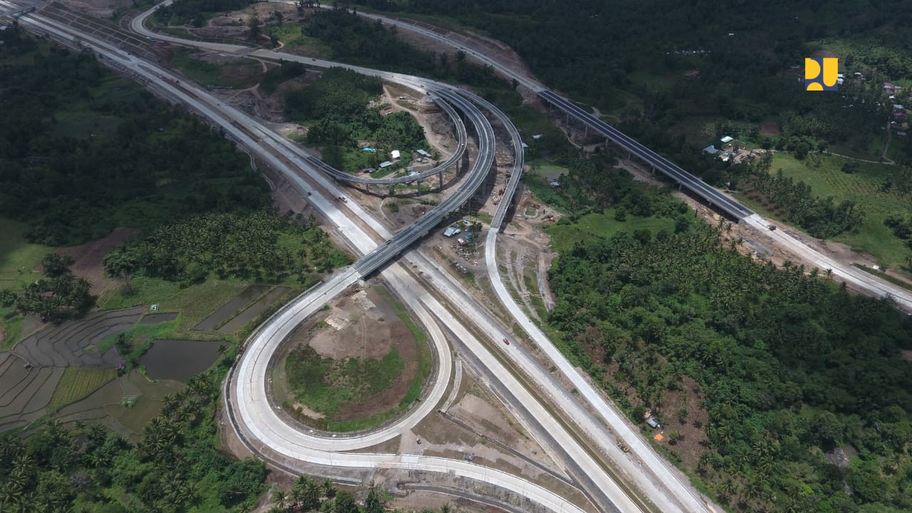 Bagian ruas jalan tol Manado-Bitung. (Dok PUPR)