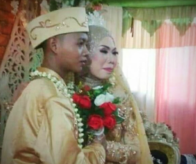 Purwanto-Sutami. Songolas tahun musuh seket wolu tahun. Tresna tenanan opo mek pengin gawe sensasi? (Foto:Istimewa)