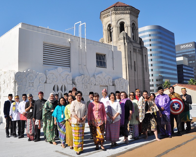 Salah satu aktivitas warga Indonesia di Konsulat Jenderal RI di Los Angeles, AS. (Foto: kemenlu for ngopibareng.id)