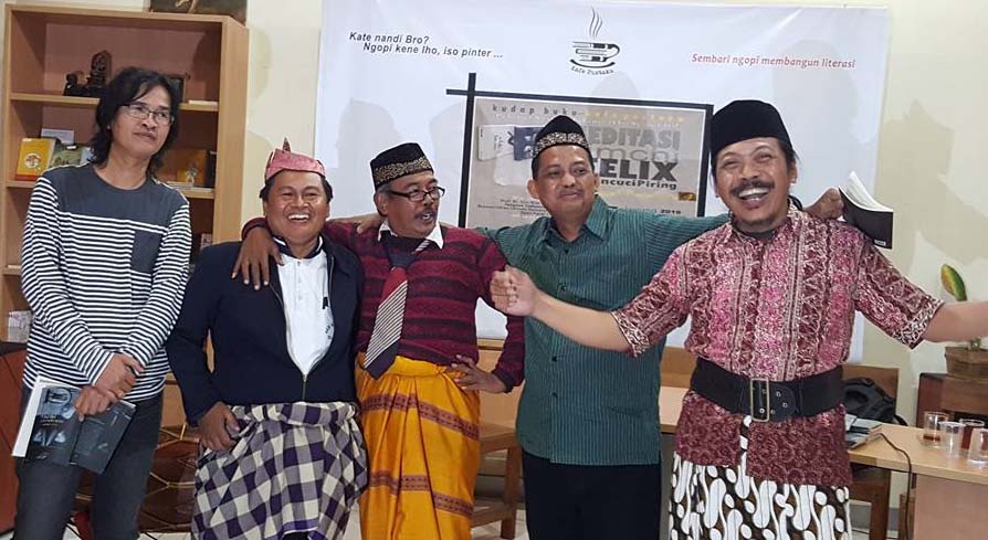 Dari kanan ke kiri; Giryadi, Bagus Putu Parto, Aming Aminuddin, Widodo Basuki dan Tengsoe Tjahjono. (Foto:Istimewa)