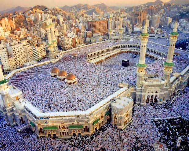 Ibadah haji di Masjidil Haram, Kota Makkah al-Mukaramah.