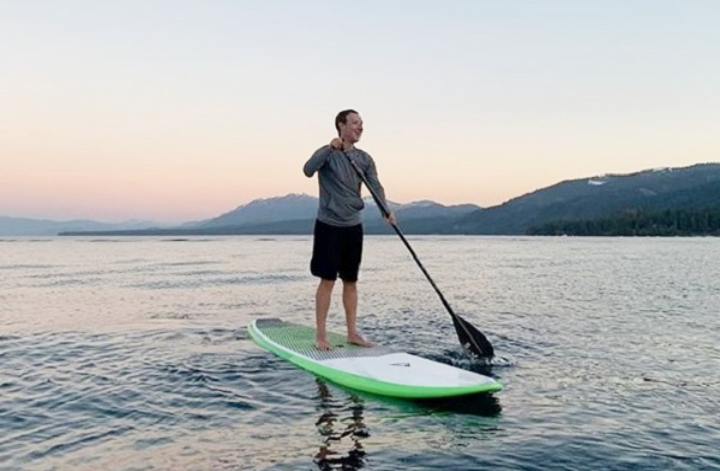 Mark, pendiri Facebook, dengan paddling di sebuah danau. (Foto:Istimewa/Mark/Instagram)