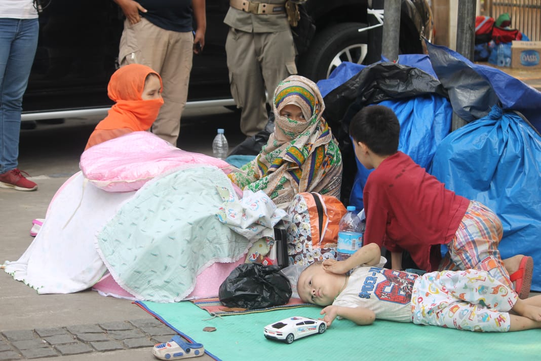 Pencari suaka yang menetap di Jalan Kebon Sirih. (Foto: Asmanu/ngopibareng.id)