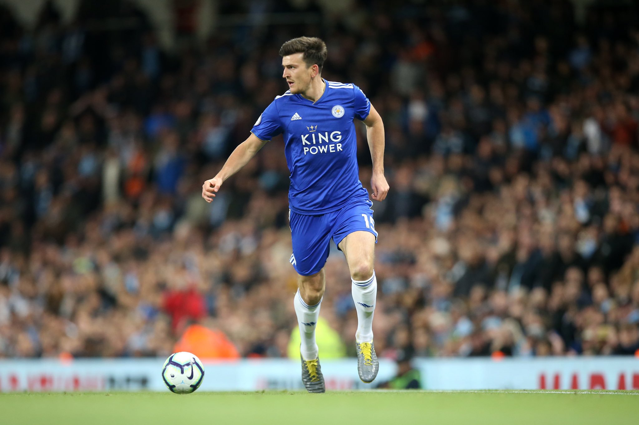 Manchester United akan lebih dulu menyelesaikan proses transfer Harry Maguire, sebelum mengejar Bruno Fernandez. (Foto: Twitter/@HarryMaguire93)