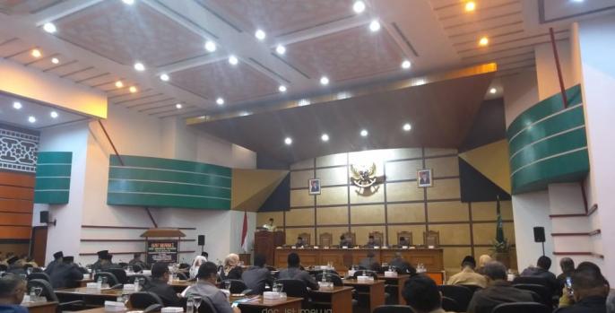 Bupati Pasuruan saat menyampaikan nota pengantar APBD 2020 di Gedung DPRD Pasuruan, Senin, 15 Juli 2019. (Foto: Dok. Pemkab Pasuruan)