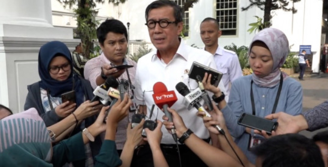 Menkum HAM Yasonna Laoly saat memberikan keterangan pers di Istana Presiden, Senin, 15 Juli 2019. (Foto: Antara)