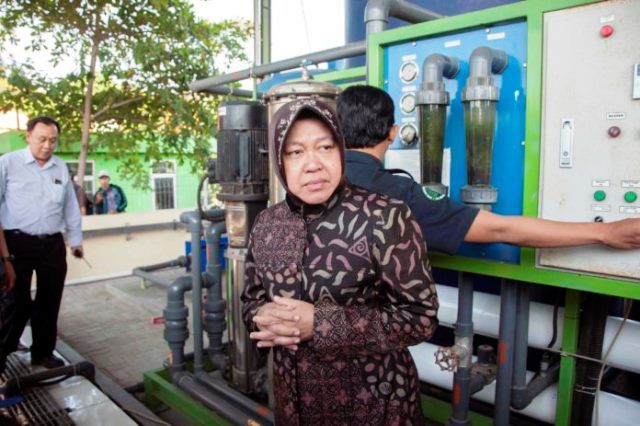 Wali Kota Surabaya Tri Rismaharini di Pembangkit Listrik Tenaga Sampah (PLTSa) Surabaya.