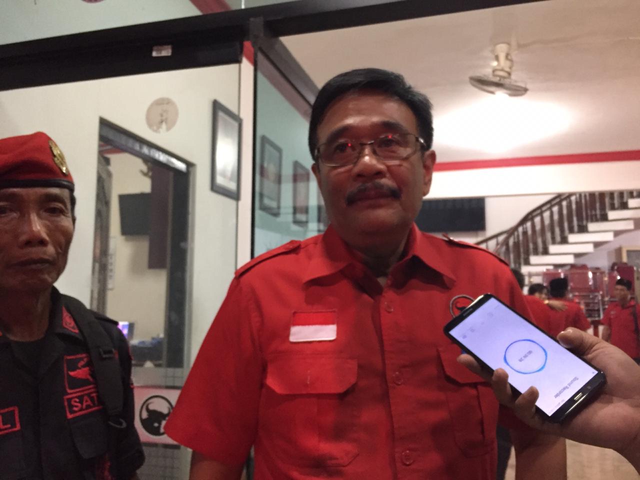 Ketua DPP PDIP, Djarot Saiful Hidayat, di Kantor DPD PDIP Jatim, Surabaya, Selasa 16 Juli 2019 malam. (Foto: Farid/ngopibareng.id) 