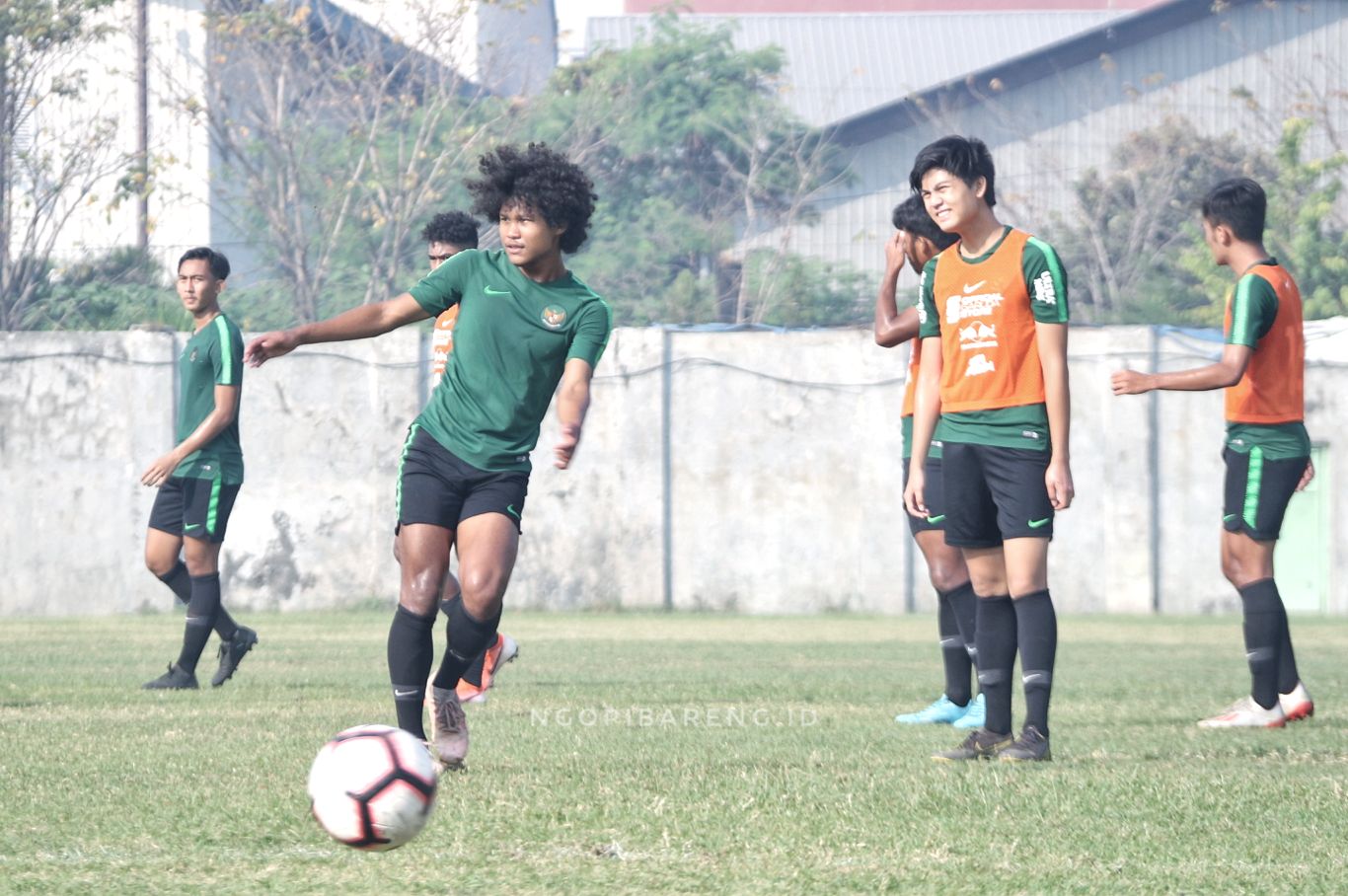 Skuat Timnas Indonesia U-19 saat latihan di Lapangan Jenggolo Sidoarjo. (Foto: Haris/ngopibareng.id)