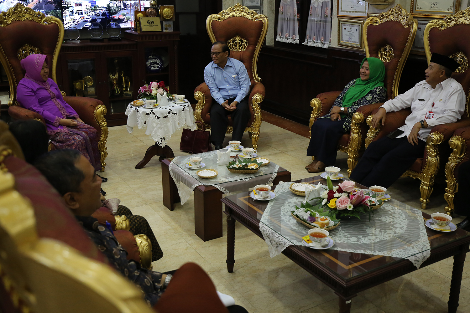 Risma saat bertemu perwakilan Perpusnas. (Foto: dok. Humas Pemkot)