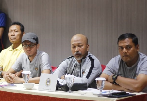 Fakhri ingin timnya mendapat pengalaman sebelum turun di Piala AFF U-18 di Vietnam. (Foto: Haris/ngopibareng.id)