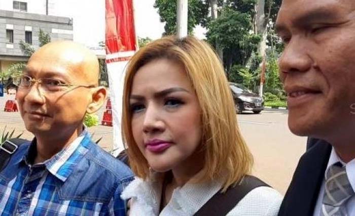 Barbie usai diperiksa penyidik Polda Metro Jaya. (Foto:Antara)