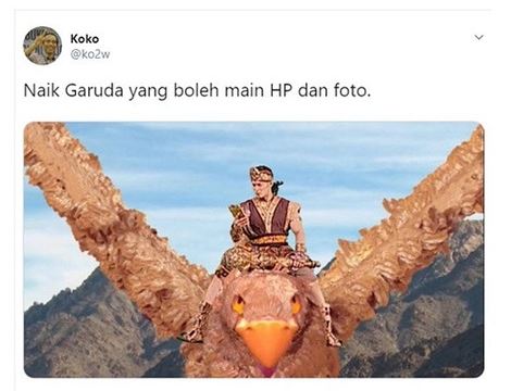 Meme soal larangan foto di pesawat yang sempat viral.