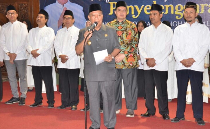 Bupati Fadeli saat meresmikan Gerakan Lamongan Menghafal (GLM) Alquran sebagai organisasi di Pendopo Lokatantra. (Foto: Nasih/ngopibareng.id)