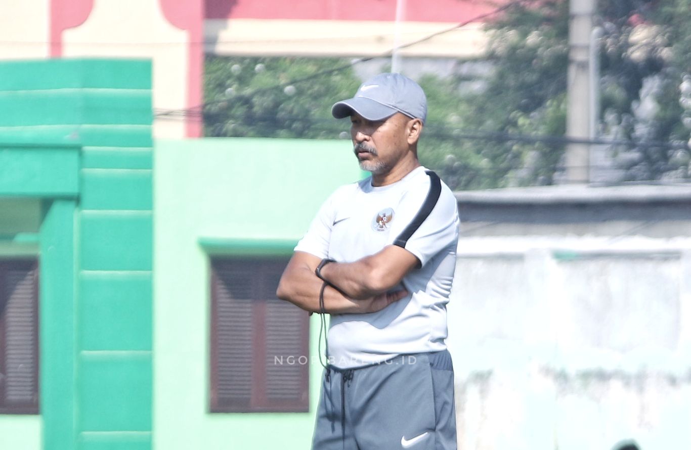 Pelatih Timnas Indonesia U-18, Fakhri Husaini. (Foto: Haris/ngopibareng.id)