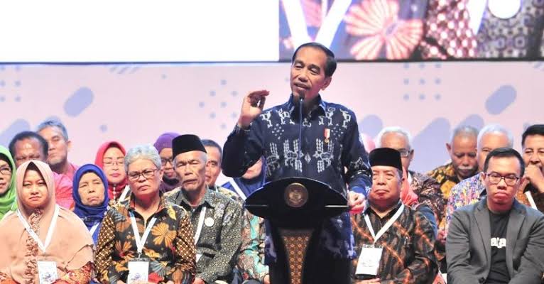 Presiden Joko Widodo dalam sebuah kesempatan memberikan tips bisnis untuk PNS yang pensiun. (Foto:Ist/iNews)