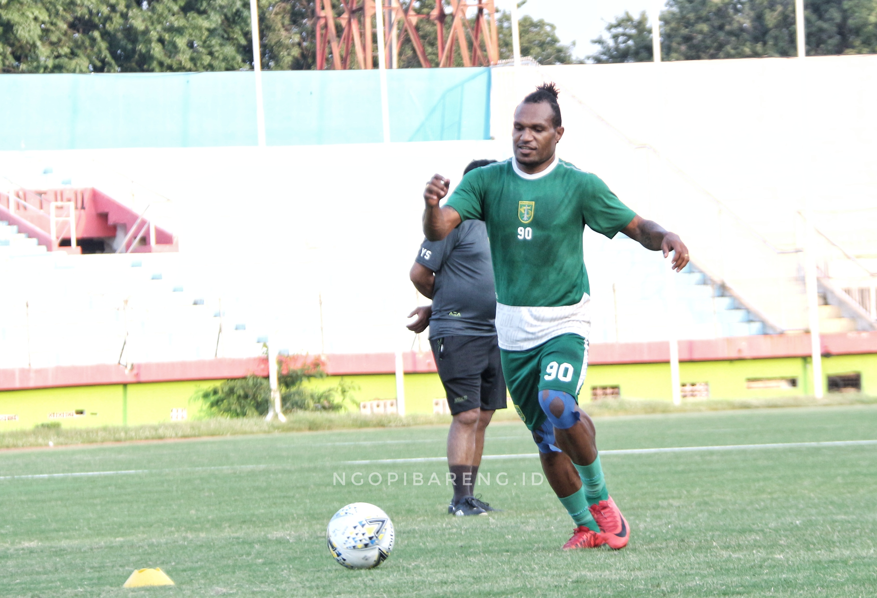 Pemain Persebaya, Nelson Alom. (Foto: Haris/ngopibareng.id)