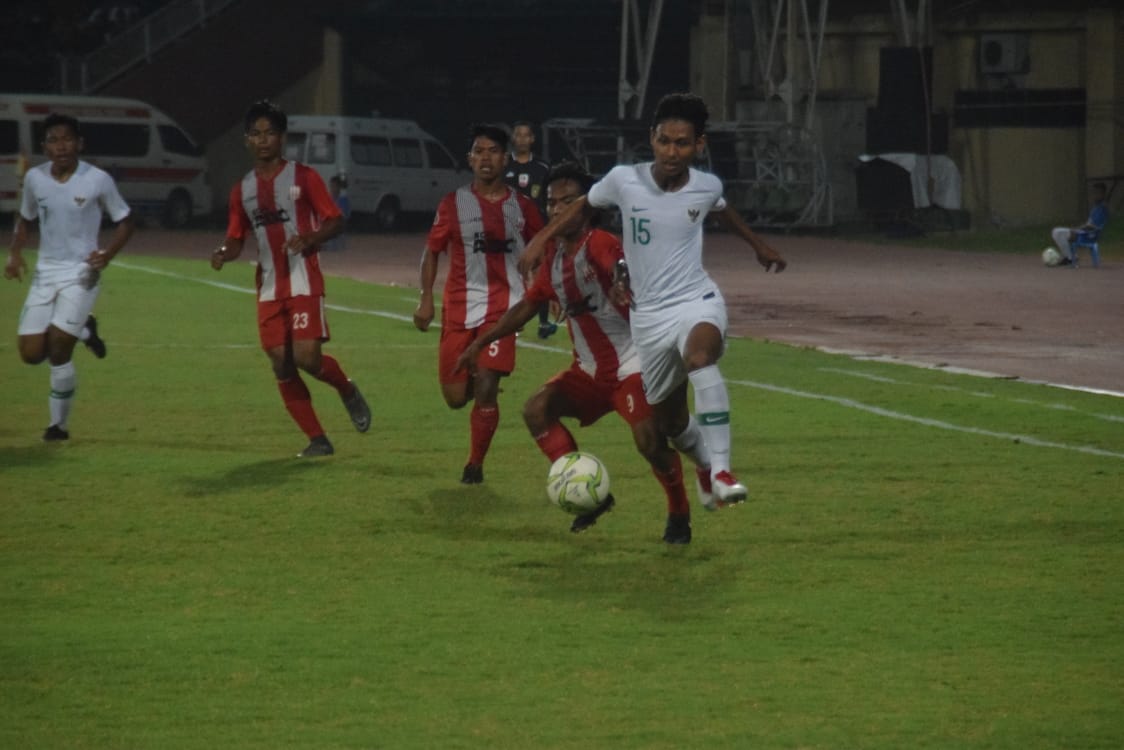 Timnas Indonesia U-19 vs Deltras Sidoarjo. (foto: Haris/ngopibareng.id)