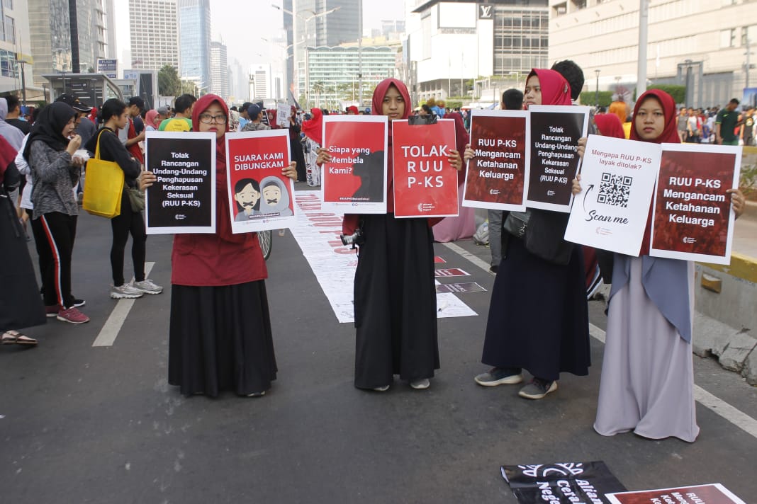 Aksi damai menolak RUU PKS di CFD  di Bundara Hotel Indonesia Jakarta . Minggu 21Juli 2019. (Foto: Asmanu/ngopibareng.id)