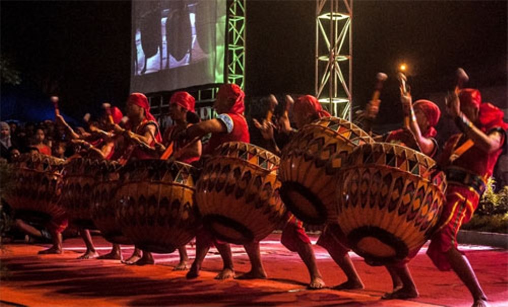 Festival Dhol di Bengkulu, tarian etnik asal Korea dan Malaysia. (Foto:Istimewa/Agus Nadeas/Kemenpar)